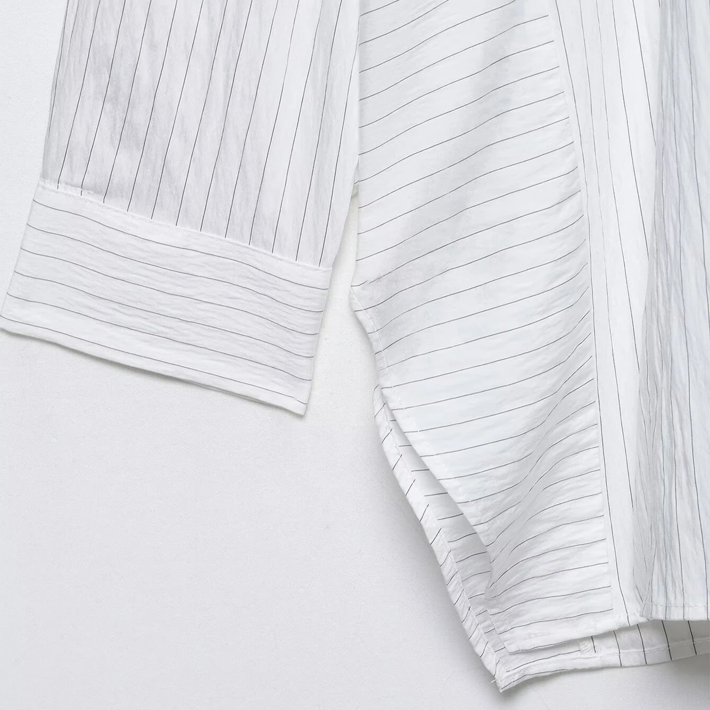 CH Woman's clothing - White vertical striped long-sleeved shirt - Buttoned neckline - With golden logo details