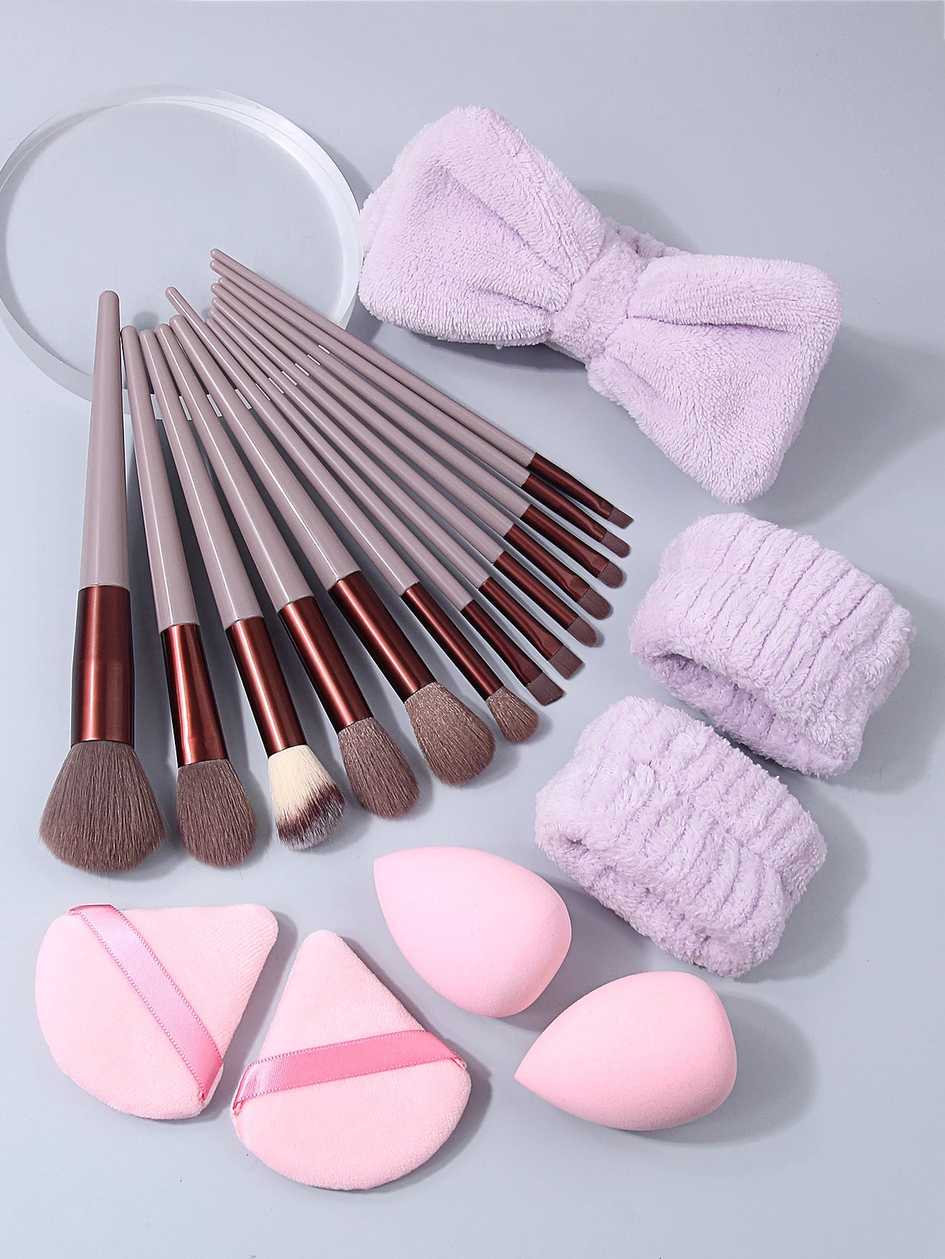 20Pcs Makeup Set Including Makeup Brushes, Beauty Sponges, Powder Puffs, Wrist Straps and Hair Band, Essential Beauty Care Tools